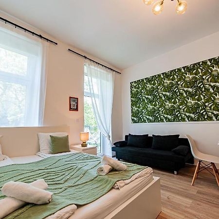 My City Apartment- Vienna Jungle Room ภายนอก รูปภาพ
