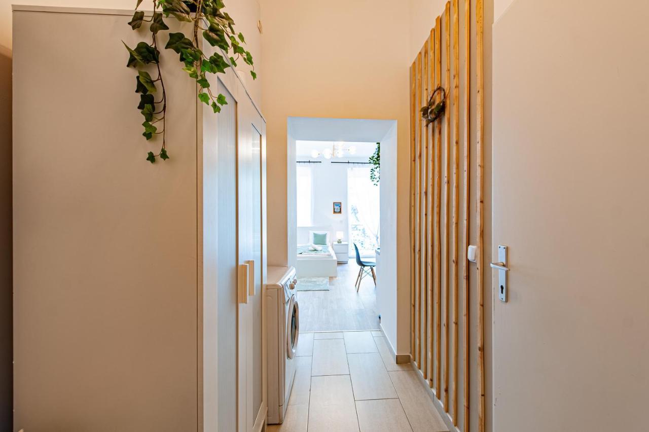 My City Apartment- Vienna Jungle Room ภายนอก รูปภาพ