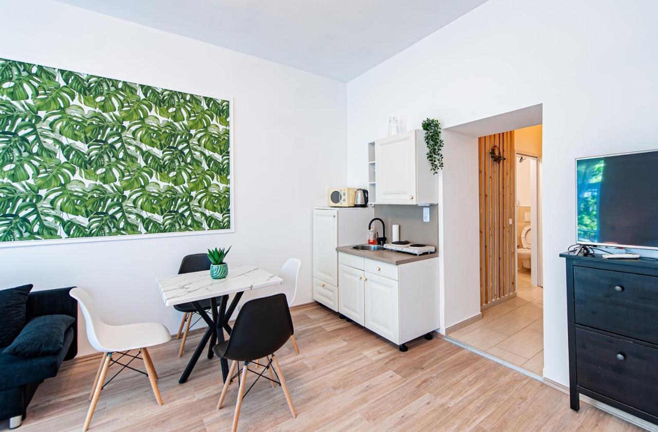 My City Apartment- Vienna Jungle Room ภายนอก รูปภาพ