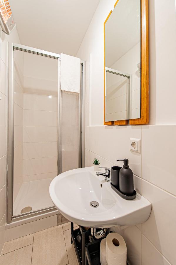 My City Apartment- Vienna Jungle Room ภายนอก รูปภาพ