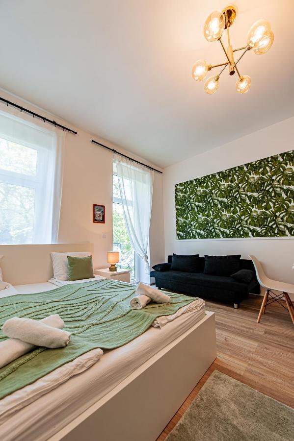 My City Apartment- Vienna Jungle Room ภายนอก รูปภาพ